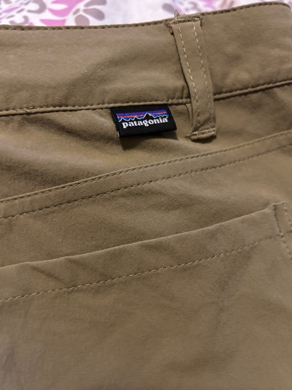 Patagonia Olive Tan Cargo Shorts for women size 10 almost new - Picture 6 of 7